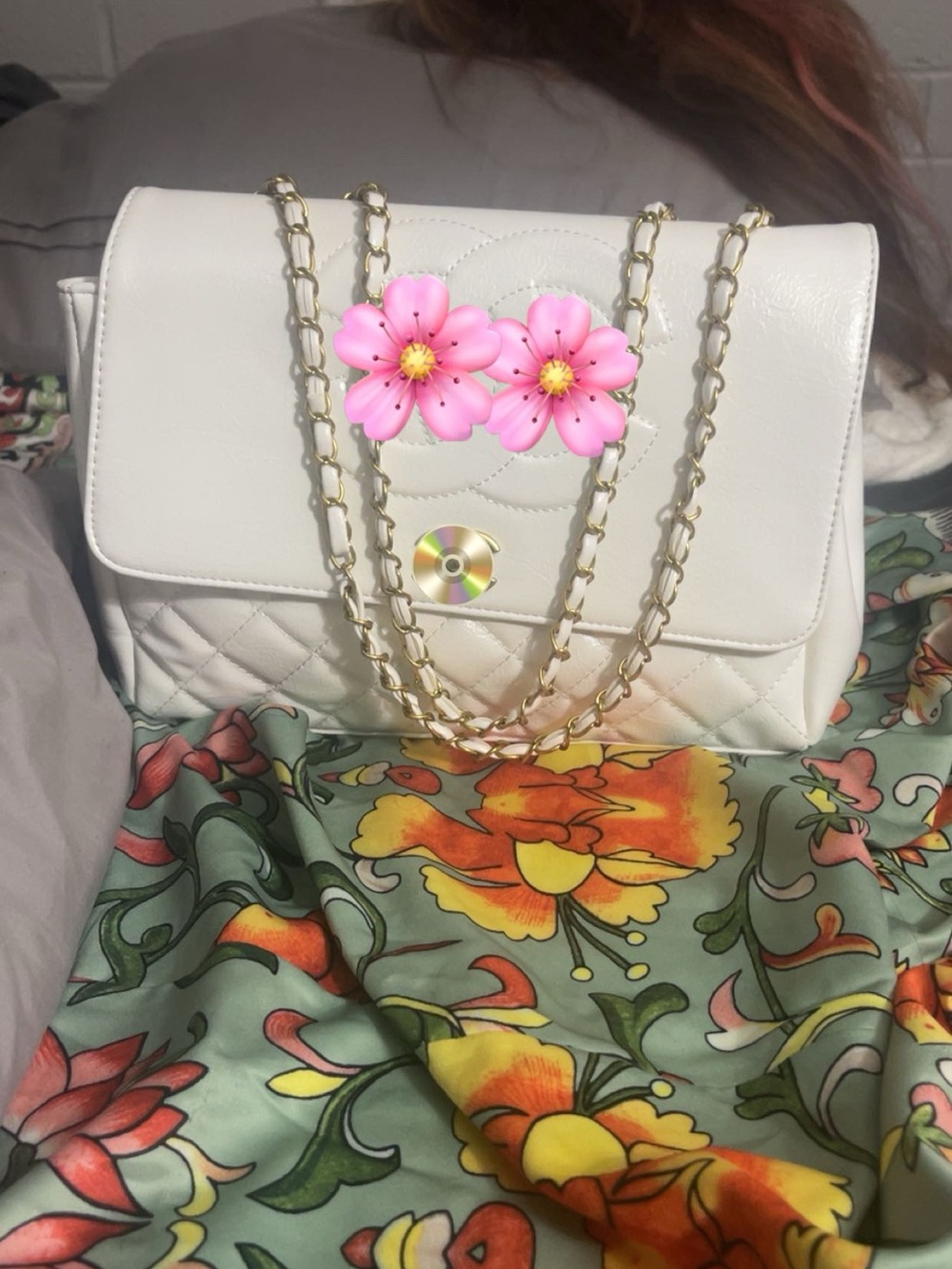 White Quilted Chain Shoulder Bag - Classic Elegance